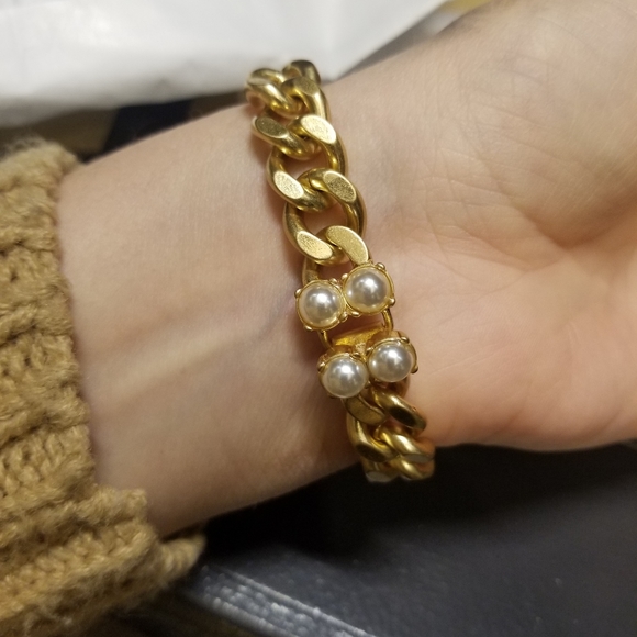 *SOLD* GUCCI 100% Authentic Pearl bracelet! - Picture 6 of 10